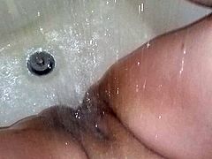 shower pussy play