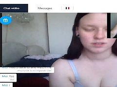 Jeune teen russe s'excite en cam