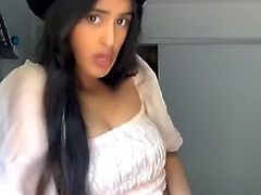 Indian babe is such a turn on