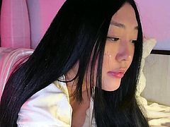 Big boob brunette masturbates on webcam
