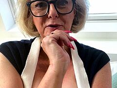 Hot Brunette mature Webcam Masturbation
