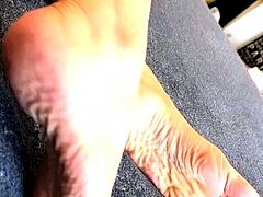 Close up amateur masturbating solo