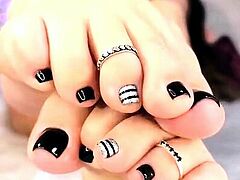 Amateur Foot Fetish Girlfriend Sucks and gives a Footjob