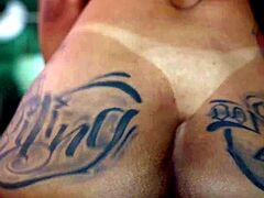 Brunette all tattooed giving the pussy without a condom and